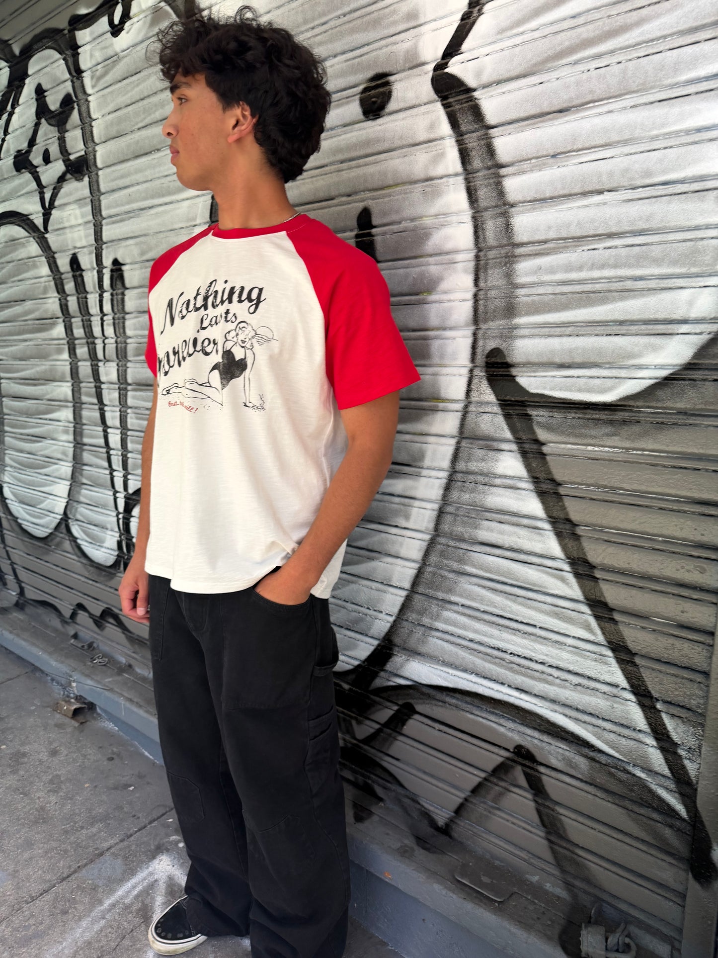 Nothing lasts forever tee (red)